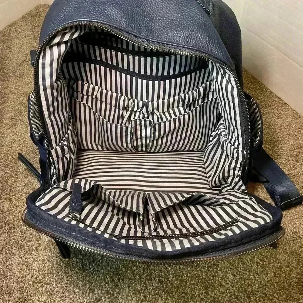 Rad|Rev navy blue backpack/diaper bag. Great condition! - Picture 6 of 11